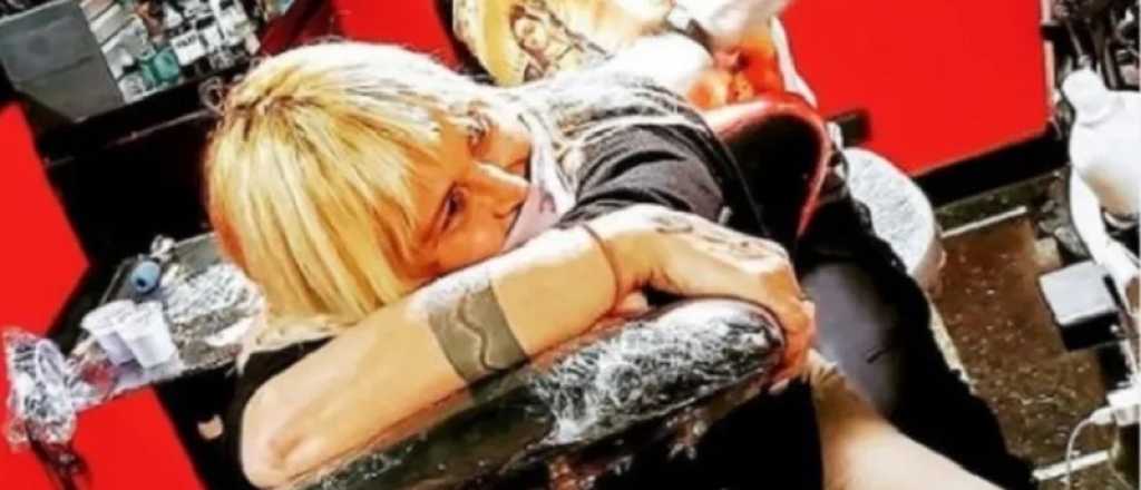 Locutora de Masterchef se tatu&oacute; la cara de Santiago del Moro