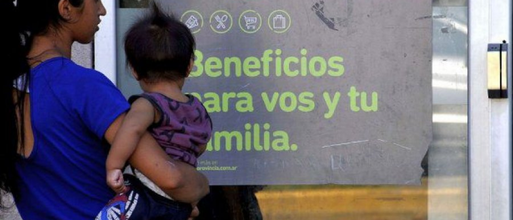 Quiénes cobran hoy las AUH, otras asignaciones y jubilaciones