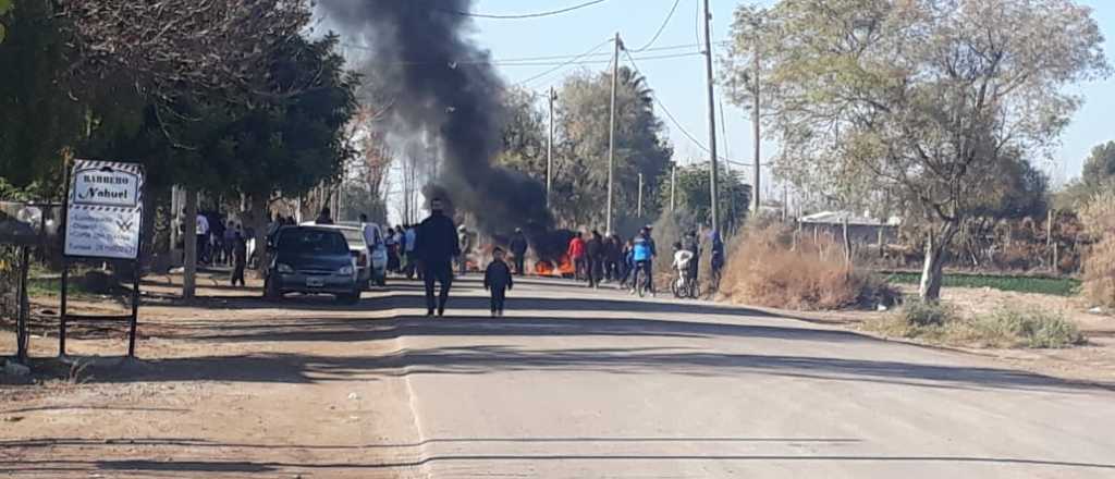 Piquete en Maip&uacute; exigiendo la aparici&oacute;n de los hermanos &Aacute;lvarez