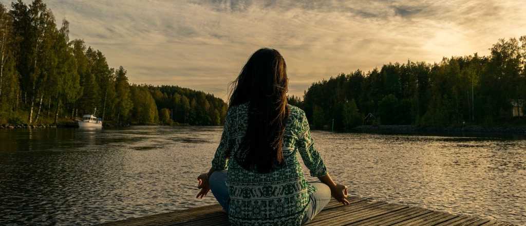 Los 8 beneficios para tu salud si meditás