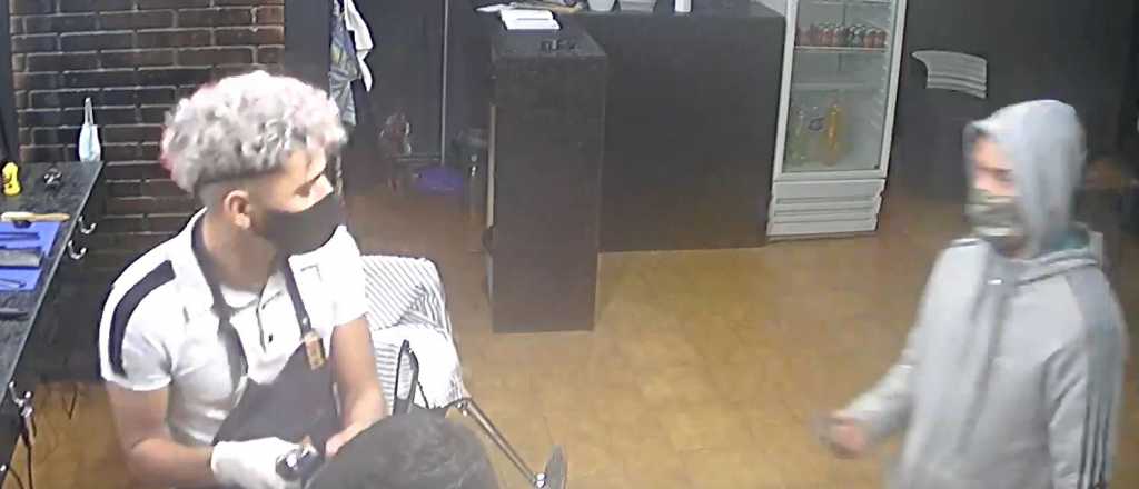 Video: as&iacute; asaltaron una peluquer&iacute;a de Guaymall&eacute;n