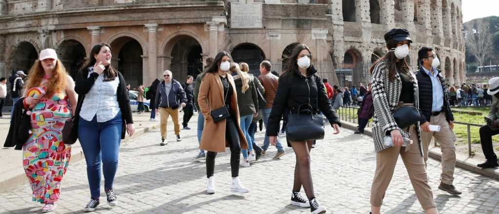 Italia evalúa eliminar el barbijo obligatorio al aire libre