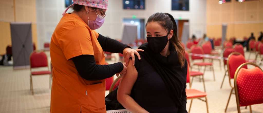 Por qué la vacuna de AstraZeneca produce tanto dolor