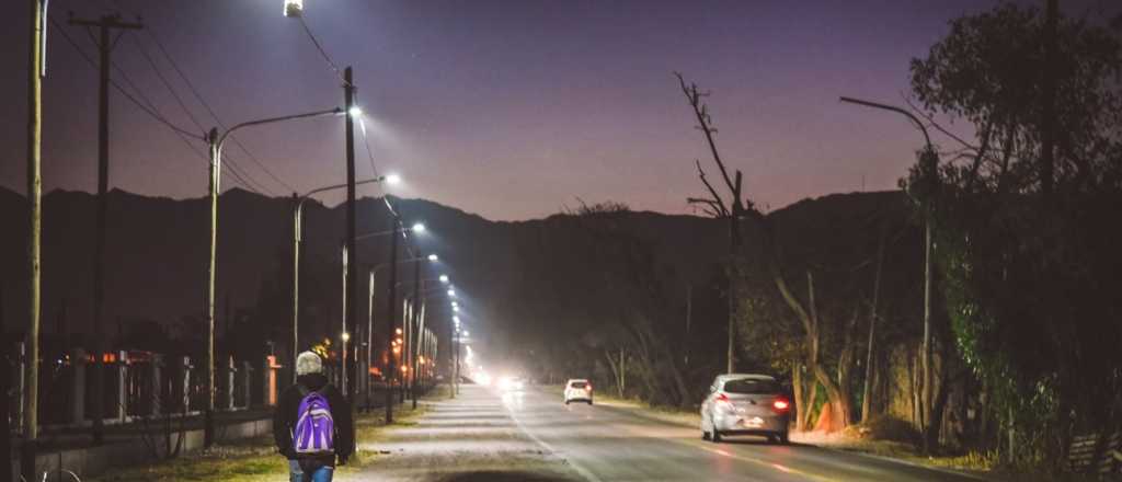 Guaymallén estrenó luces LED en calle Elpidio González