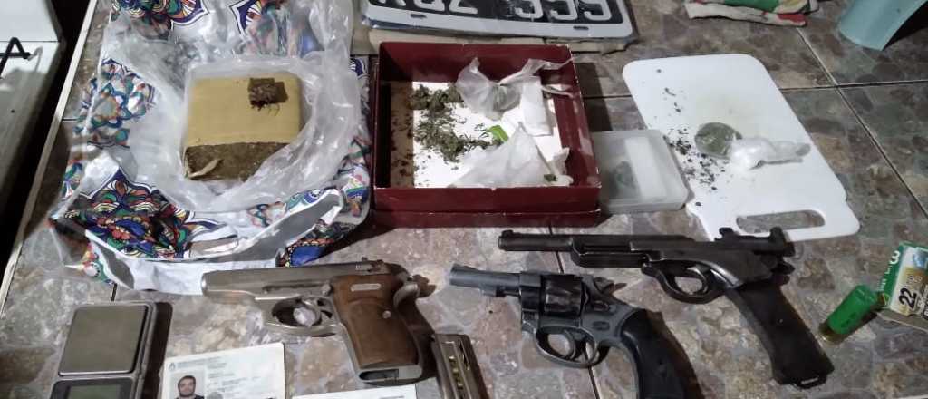 Lo denunciaron por violencia de g&eacute;nero y ten&iacute;a un arsenal en Maip&uacute;