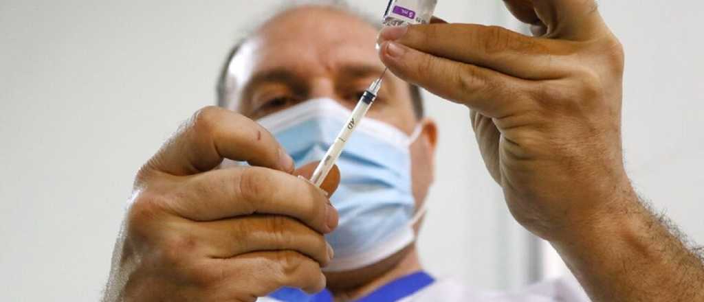 EE.UU. busca producir mil millones m&aacute;s de dosis de vacunas