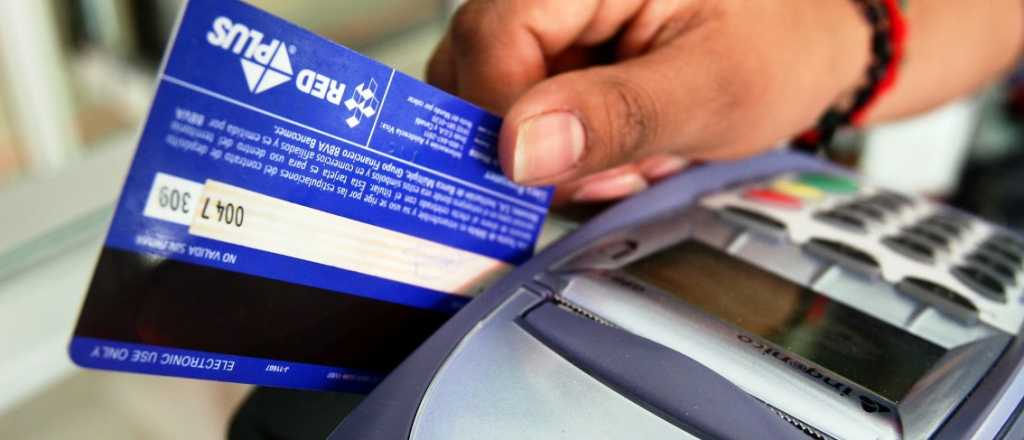 Desde qué monto la AFIP informará los movimientos de cuentas y tarjetas