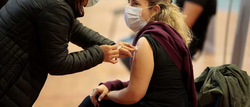 ¿Cuántas vacunas de Moderna recibirá Mendoza este viernes?