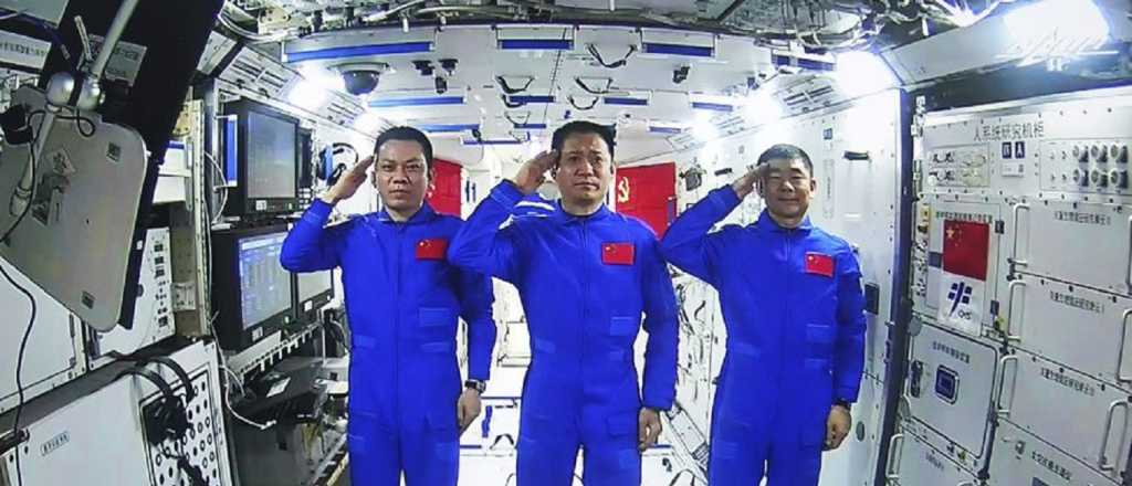 Primera caminata espacial de los astronautas de la estación china