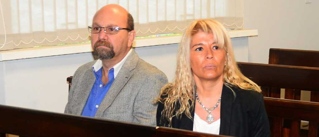 Confirman  juicio a Lobos y a su ex esposa por enriquecimiento ilícito