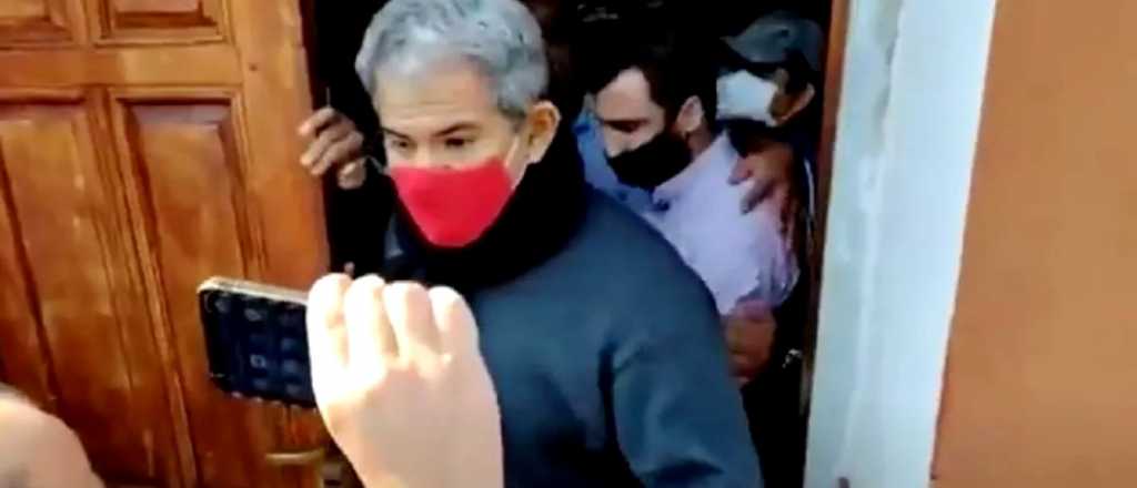 Videos: intendente peronista desalojó a la fuerza a opositores