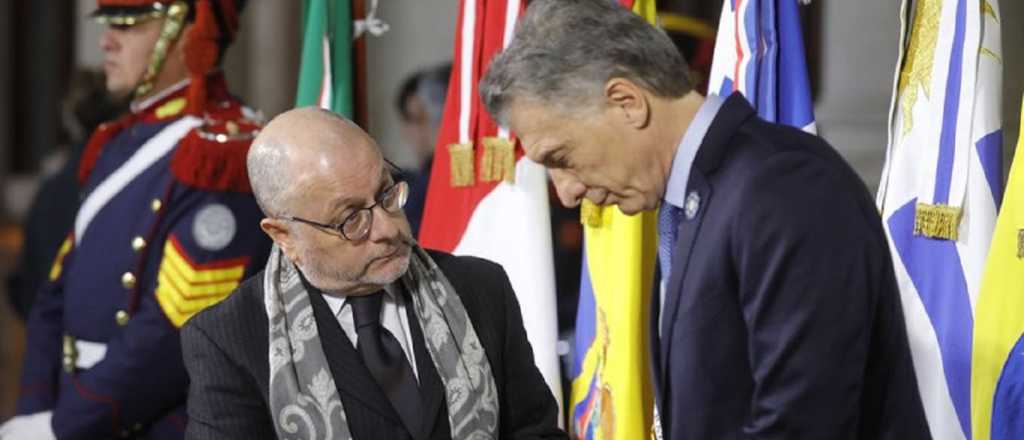 Afirman es una "operación" la denuncia contra Macri