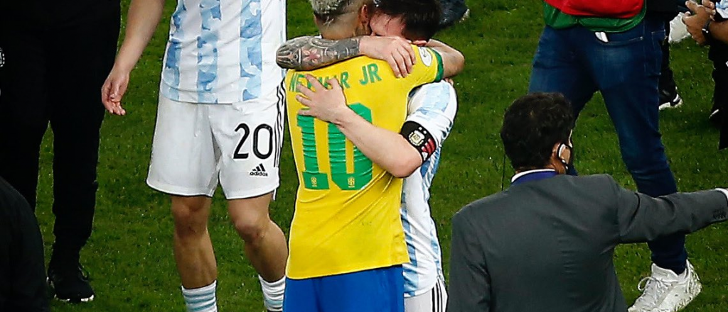 Neymar a Messi: "Odio perder, pero el fútbol esperaba este momento"
