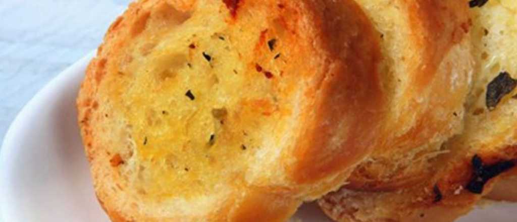 Pan de ajo al horno, muy f&aacute;cil de hacer y en pocos pasos