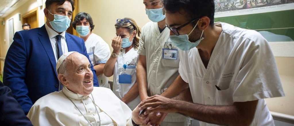 Francisco fue dado de alta tras su operaci&oacute;n en Roma