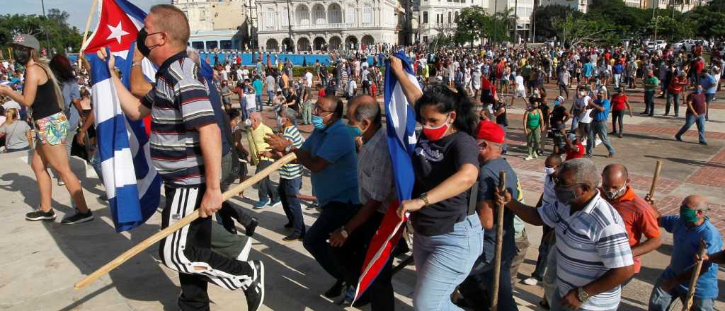 Cuba autoriza las compras en cuotas y ventas de garaje