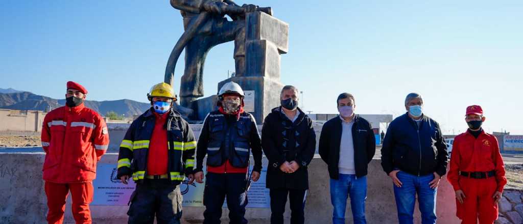 Las Heras reinaguró el Monumento al Bombero Voluntario Argentino
