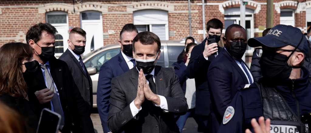 Macron, a franceses no vacunados: "Se quedan en casa ustedes, no nosotros"