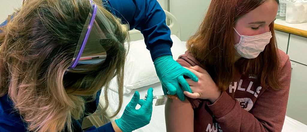 Vacunas: Buenos Aires ya inscribe a chicos de 13 a 17 años con enfermedades