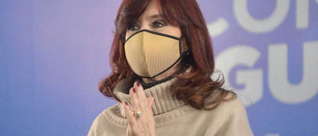 Cristina Fernández felicitó a Castillo, proclamado presidente de Perú