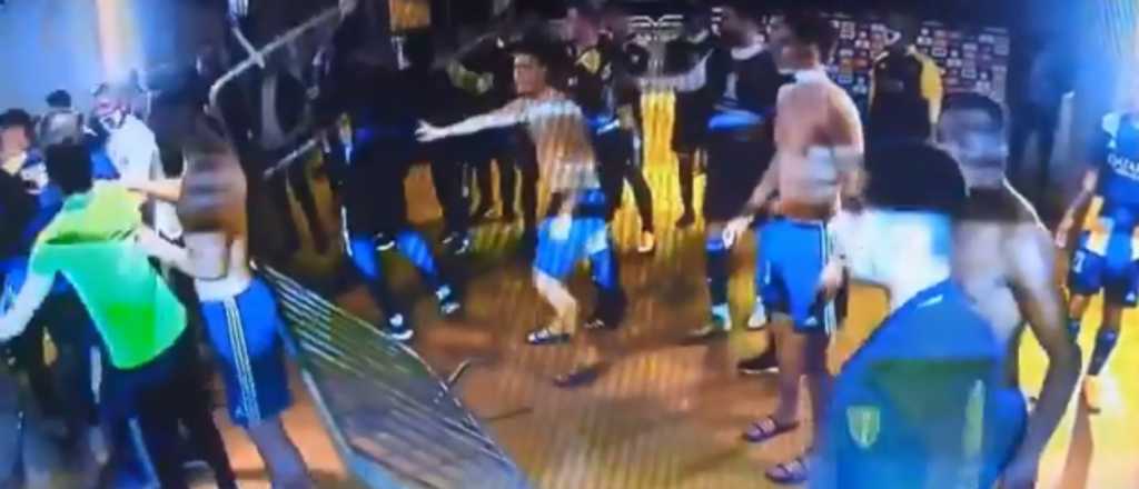Videos: el plantel de Boca destroz&oacute; el vestuario tras la eliminaci&oacute;n en la Copa