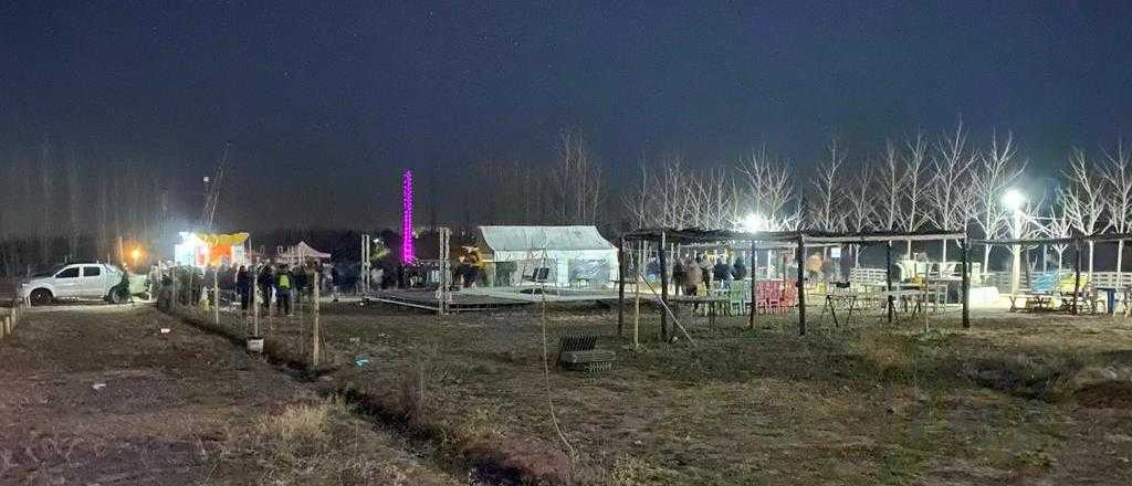 Desactivaron una fiesta clandestina con 350 personas en Luj&aacute;n