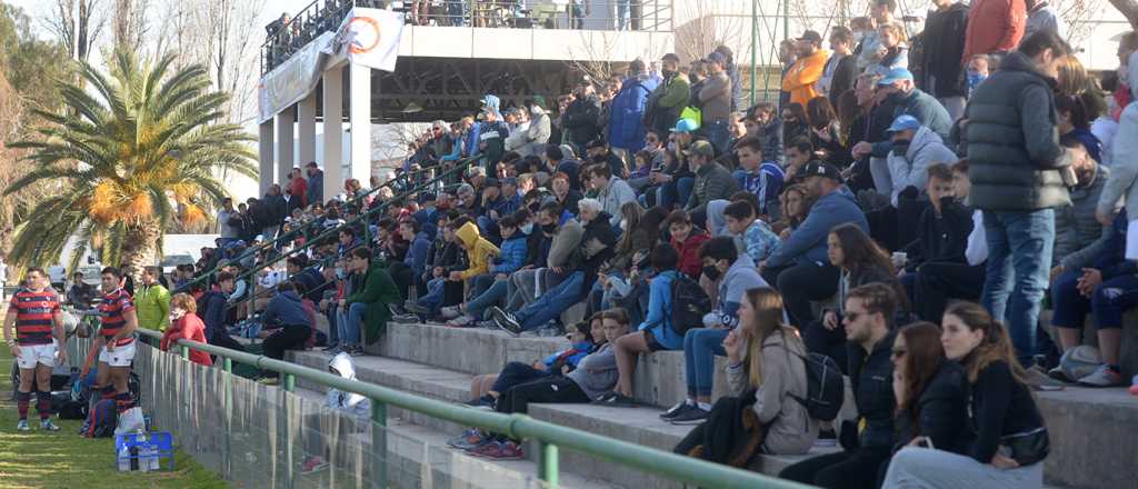 El público volvió en Mendoza a los partidos de rugby y hockey