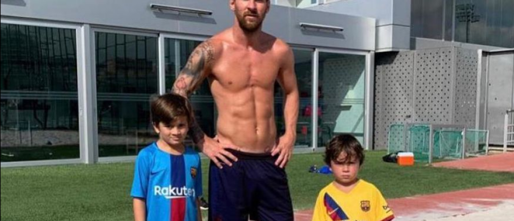 ¿Juega mejor que el padre? Mateo Messi la rompió en un "loco" familiar