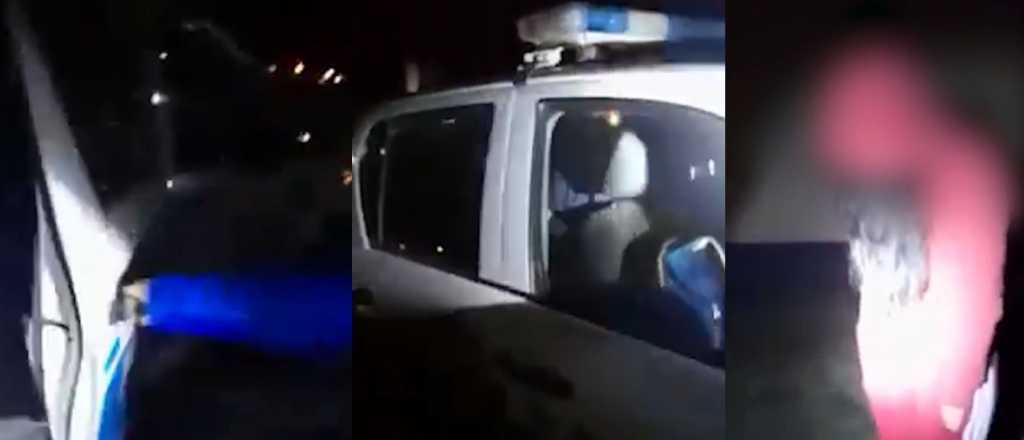 Video: denunciaron a dos polic&iacute;as por violar a una chica en un m&oacute;vil