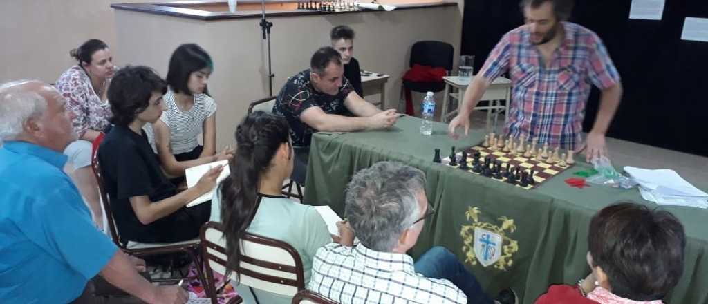 Invitan a un curso de capacitación docente sobre ajedrez escolar