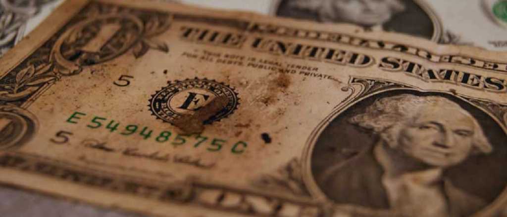 El blue marcó otro récord y cerró en $219,50