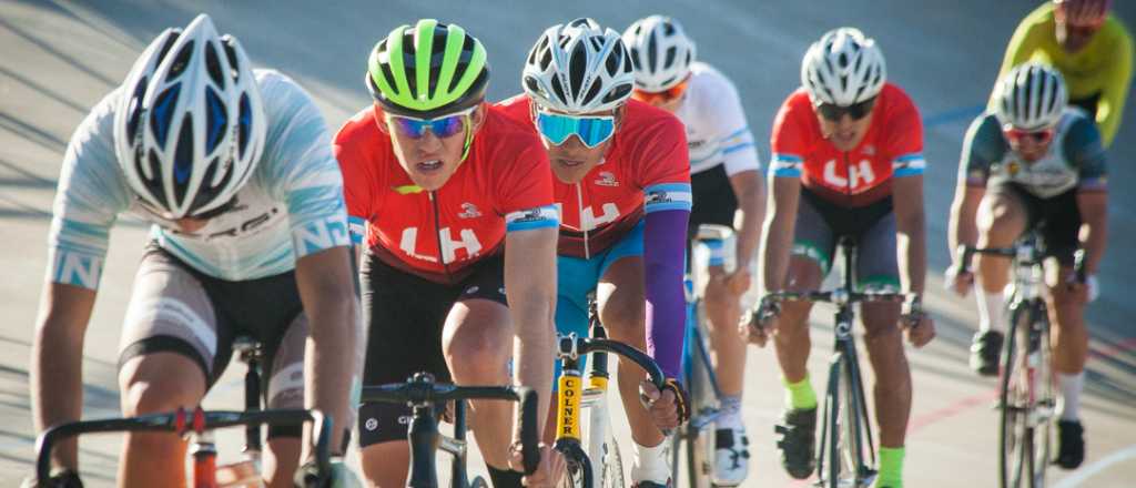 El equipo de ciclismo de Las Heras brilló en el Velódromo provincial