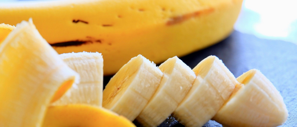 Banana: los efectos en nuestro organismo si se come en ayunas 