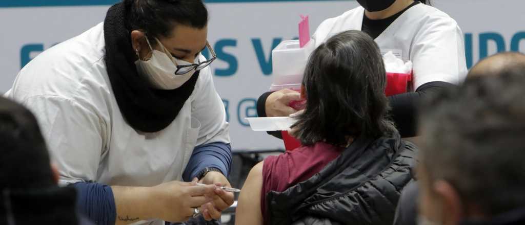 Covid: quiénes se vacunan este lunes en Mendoza