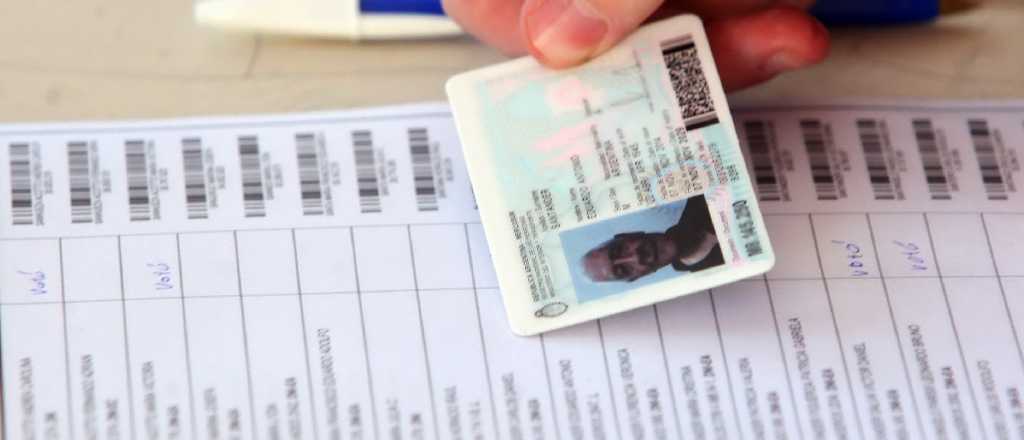 Enojo por el padrón para votar que no incluye a los DNI no binarios