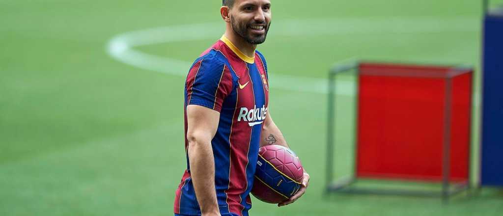 El Kun mostr&oacute; el dorsal que usar&aacute; en Barcelona