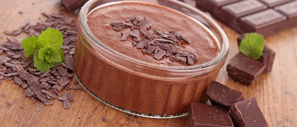 Riqu&iacute;simo mousse de chocolate y ron, con solo 3 ingredientes