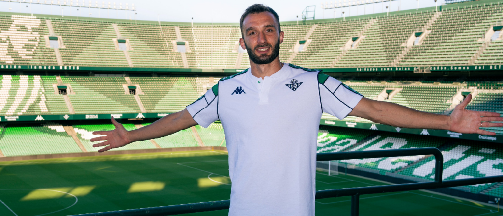 Pezzella volvi&oacute; a Betis y fue presentado como un videojuego