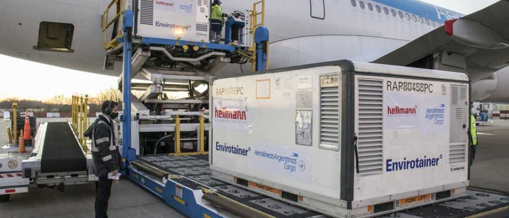 ¿Cuántas dosis de AstraZeneca y Sinopharm llegan este fin de semana?