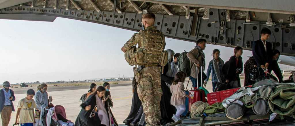 Horas decisivas: se acorta el plazo para poder salir de Afganistán