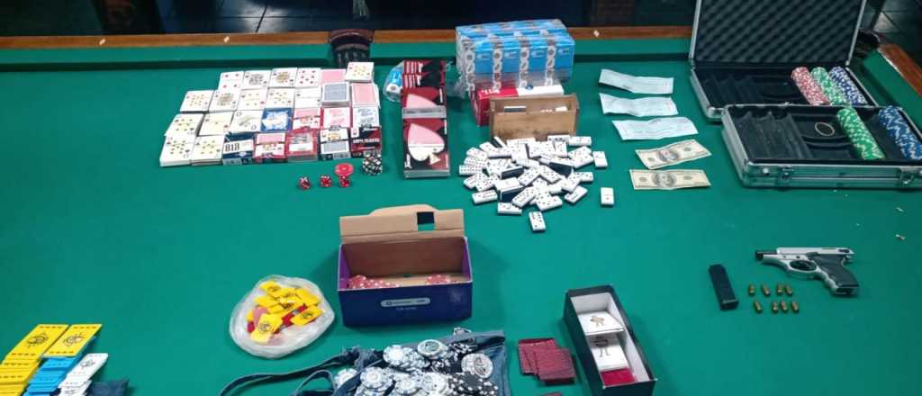Desbarataron un casino clandestino en Ciudad, a metros de una comisar&iacute;a