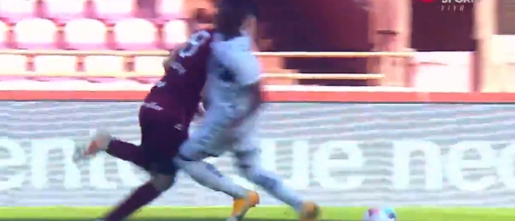 Video: pi&ntilde;a y expulsi&oacute;n para Carbonero, de Gimnasia La Plata