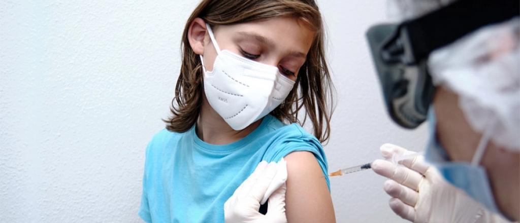 El Gobierno autorizó la vacuna Moderna para mayores de 12 años