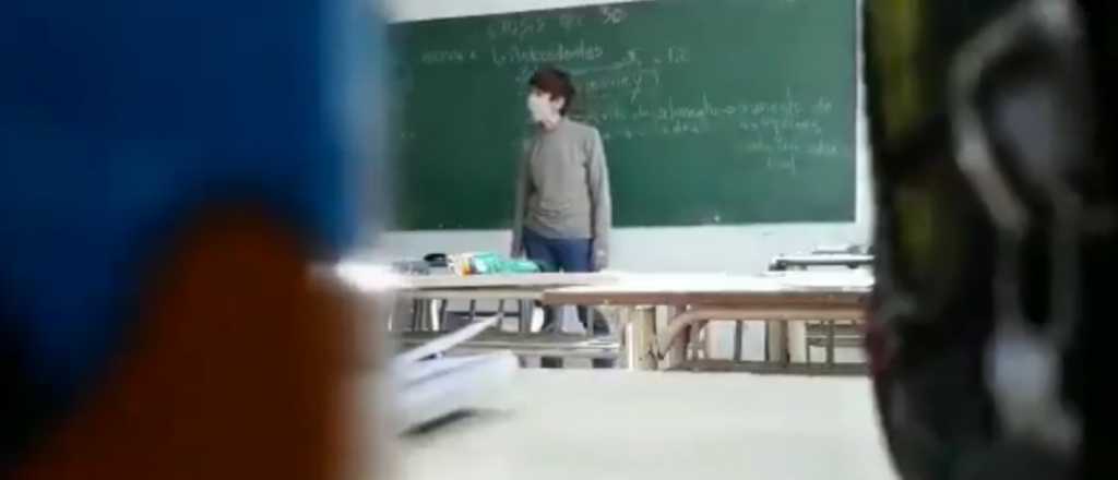 La madre del alumno agredido por la docente K defendió a su hijo