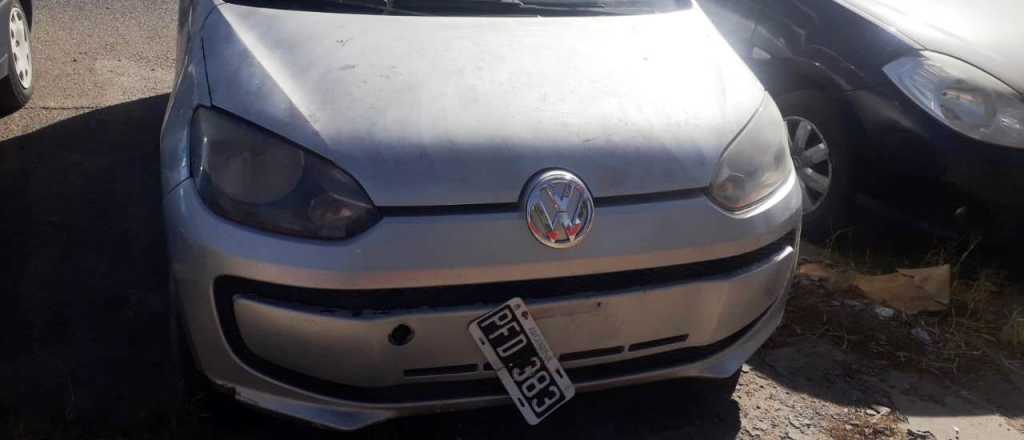 Los detuvieron, hirieron a un polic&iacute;a y da&ntilde;aron un m&oacute;vil en Las Heras