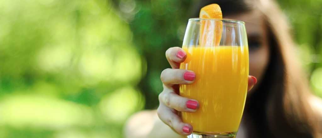 Qué le pasa a tu cuerpo si tomás jugo de naranja en ayunas