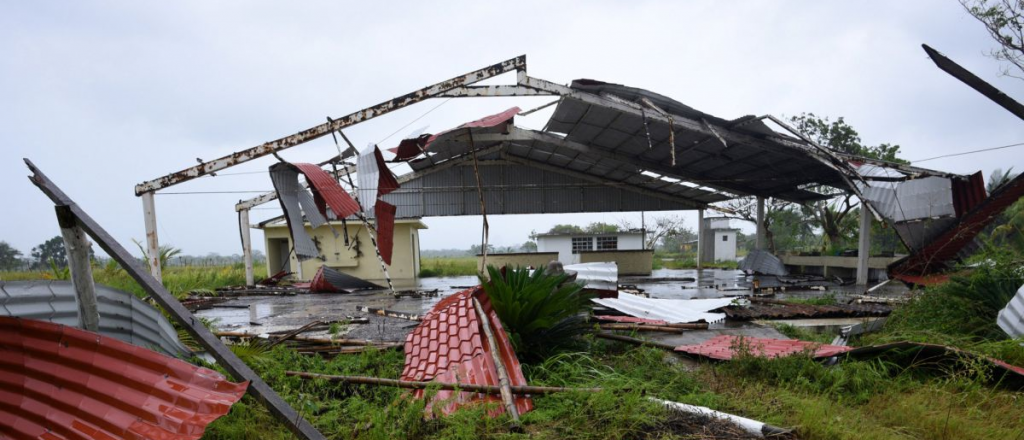 Escape masivo de Nueva Orleans ante la llegada del Huracán Ida