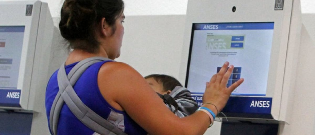 Qui&eacute;nes cobran este viernes jubilaciones y ayudas sociales