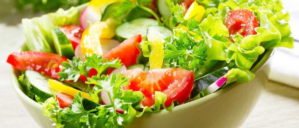 5 razones por las que la ensalada es más rica en un restaurante