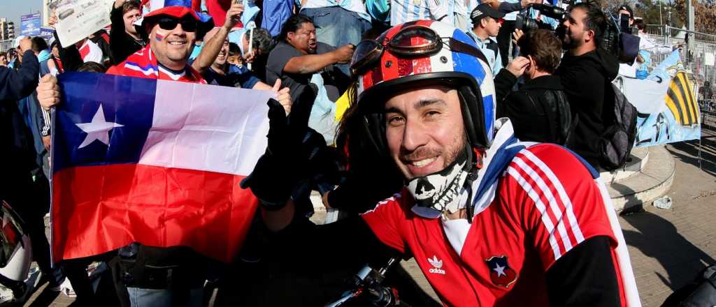 Video: La reacci&oacute;n de los hinchas chilenos tras el triunfo argentino